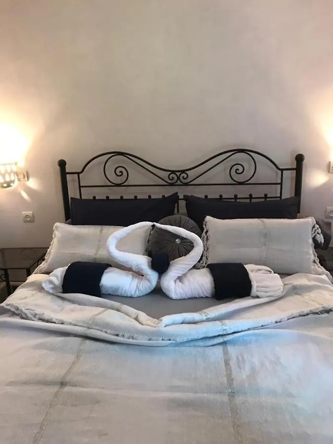 Authentic Moroccan Charm Apartment In Marrakech Terrace 마라케시